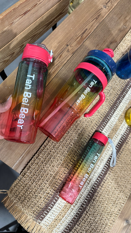 ست قمقمه و شیکر ۵ تکه Tan Bei Bear – مدل شیادی (گرادیانت) همراه با استیکر